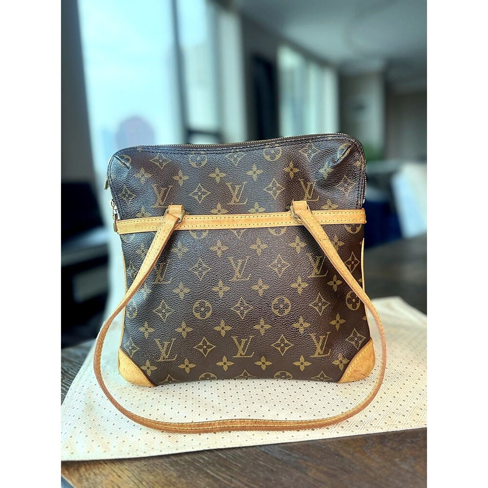 Authentic Louis Vuitton Coussin GM Monogram Canvas Zip Shoulder Bag M51141